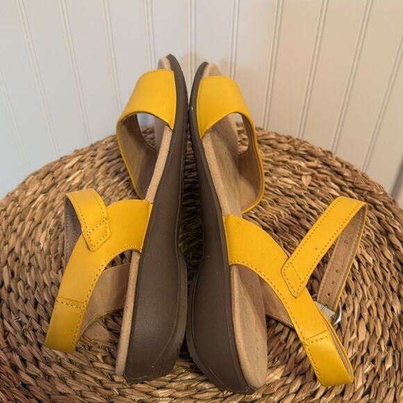 Hotter STD Mustard Yellow Tropic Sandals Women's Strap Flats sz 7.5 us - Picture 5 of 10